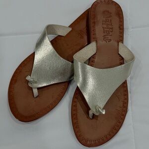 Mad Love Women’s Gold Metallic Flip Flop Sandals Size 8